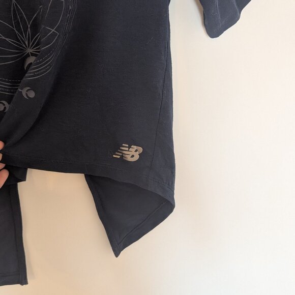 New Balance, graphic tee, navy blue, size small ( estimated) - Picture 5 of 9